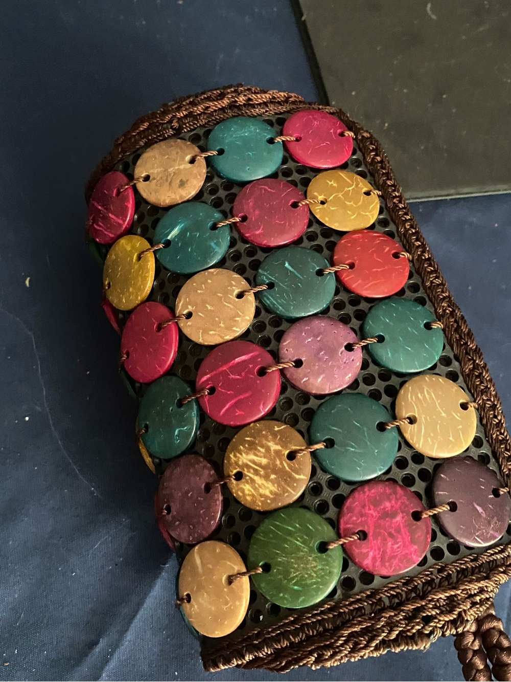Handmade Artisanal Puerto Rico Coconut Shell Beaded Wristlet Mini Crochet Purse - Picture 8 of 10